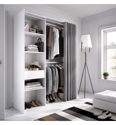 Closet aberto com gaveta e cortina moderna. 2 barras para cabides. 4 prateleiras. Armário aberto com cortina.