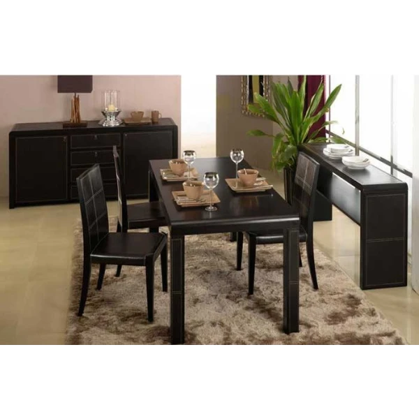 Mesa de jantar de madeira maciça