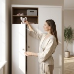 Roupeiro infantil Gamil Vicawu com arrumação prática e design moderno para quarto infantil